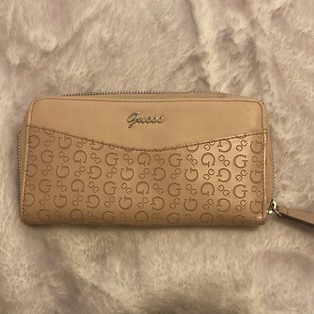 Pink Guess wallet 💕